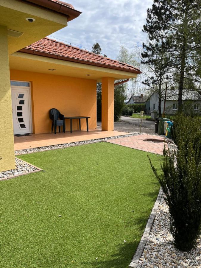 Villa Gracia Patince Exterior foto
