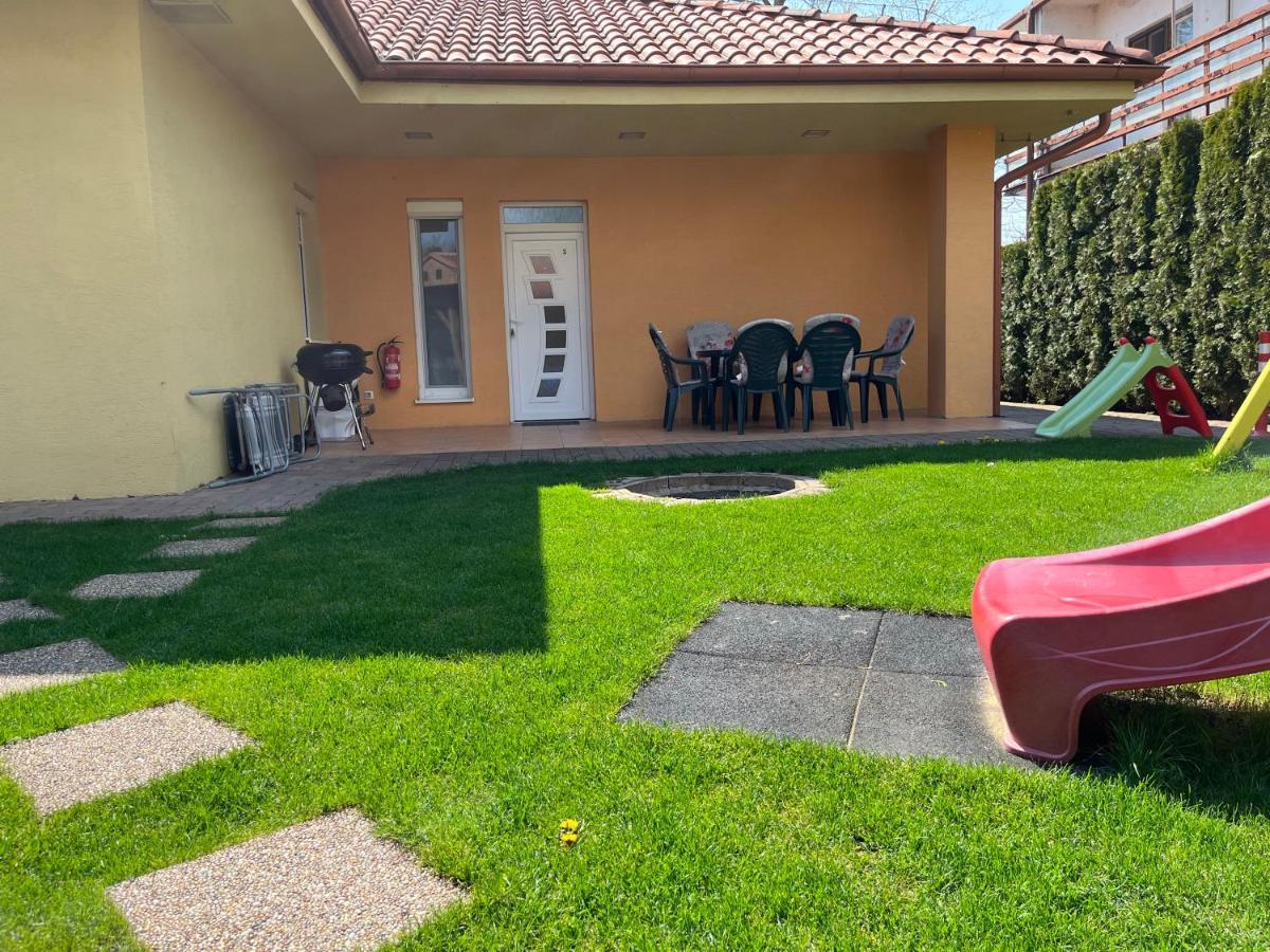 Villa Gracia Patince Exterior foto