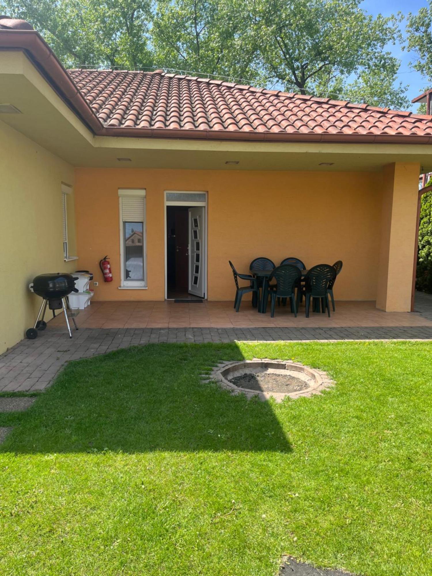 Villa Gracia Patince Exterior foto