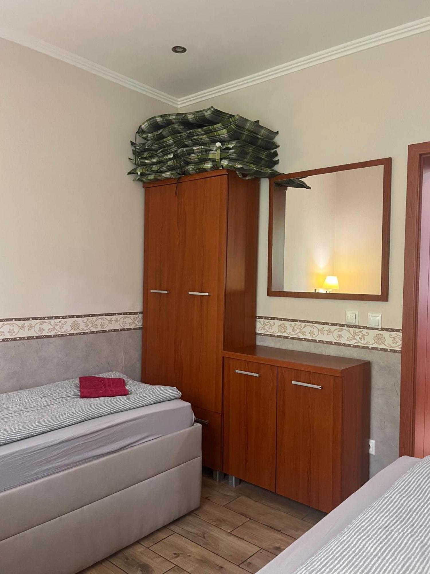 Villa Gracia Patince Exterior foto